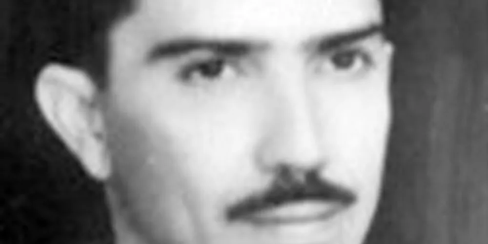 Petrônio cresceu em Minas e depois veio a estudar na Faculdade de Direito da UFMG e da USP, em 1938, se tornando advogado. Em 1949