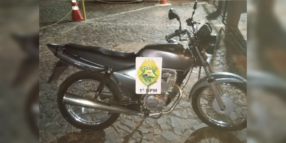 PM localizou uma moto em local de mata