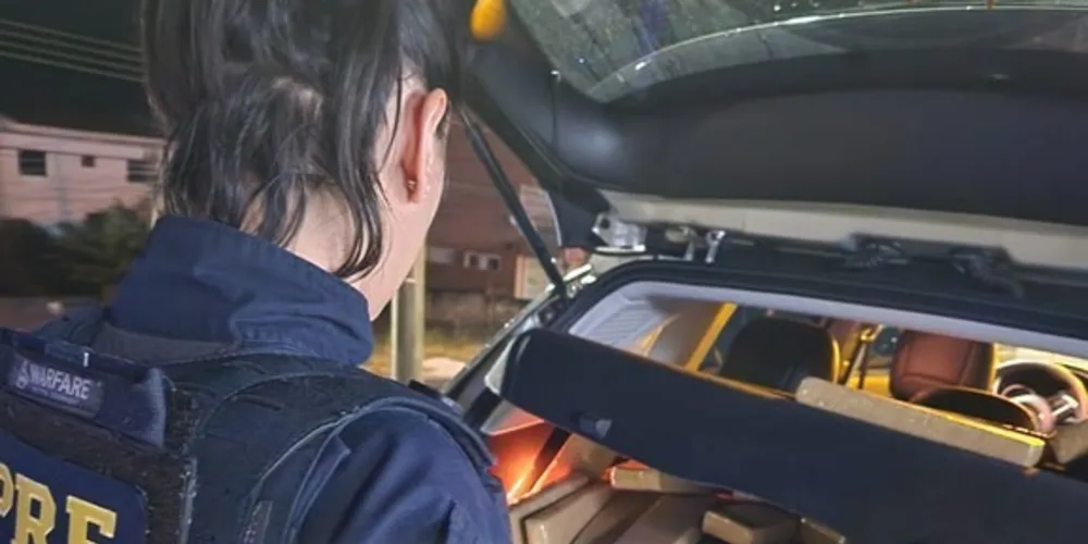PRF recupera SUV roubado carregando quase meia tonelada de maconha em Candói
