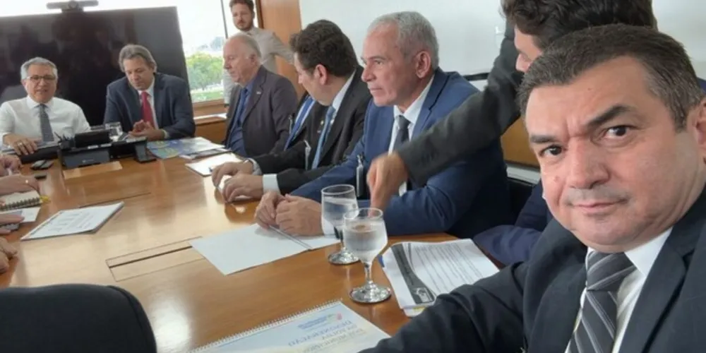 As alíquotas patronais pagas ao INSS são contribuições feitas pelas empresas e prefeituras para financiar a previdência social