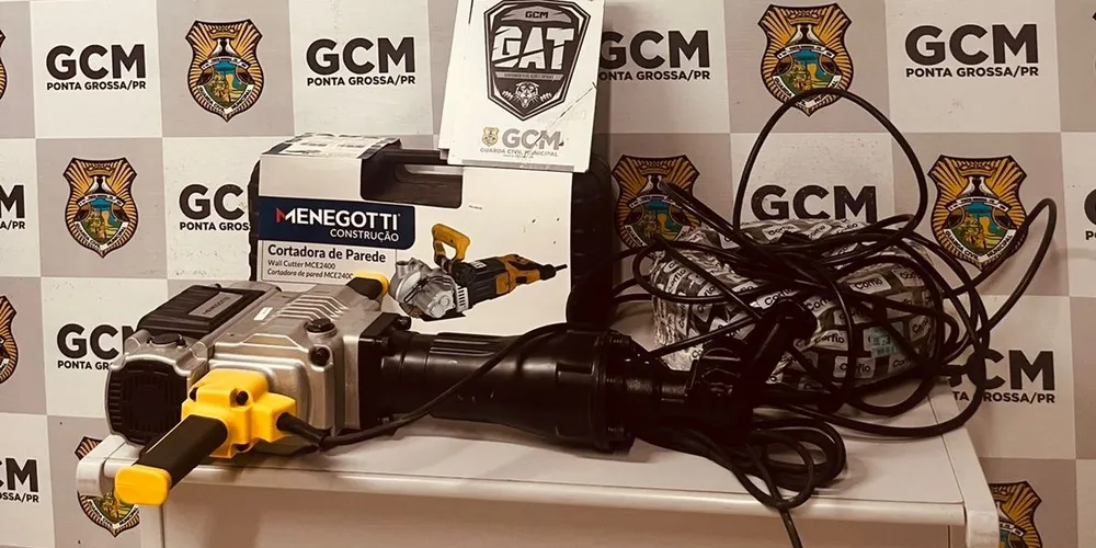 Suspeitos furtaram fiação elétrica, ferramentas e aparelho celular da empresa