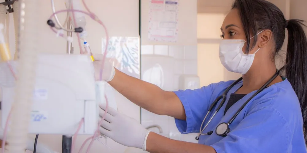 Estão disponíveis vagas para Arquiteto (1), Engenheiro Civil (1) e Técnico em Enfermagem (4)