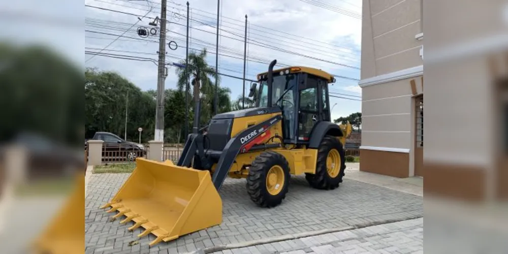 A máquina da marca John Deere foi adquirida no valor de R$ 439.920