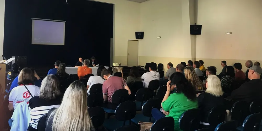 Dom Sergio na condução da reunião