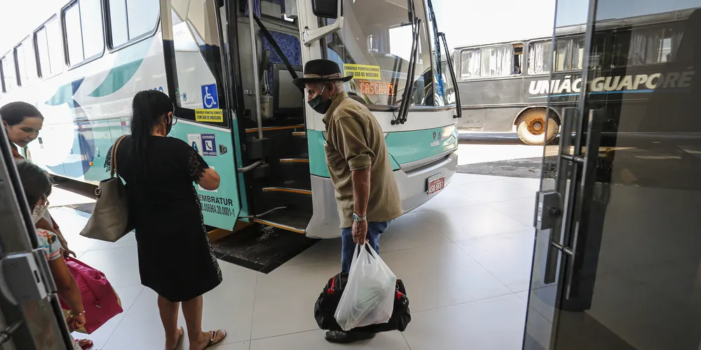 Governo propõe novo projeto de lei para gratuidade de idosos.