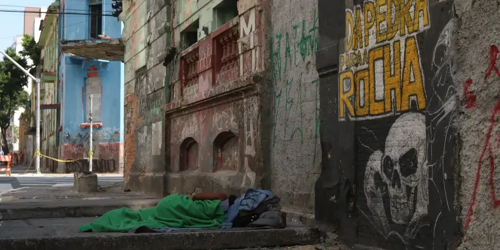 País tem 300,8 mil pessoas em situação de rua, mais de 80 mil em SP