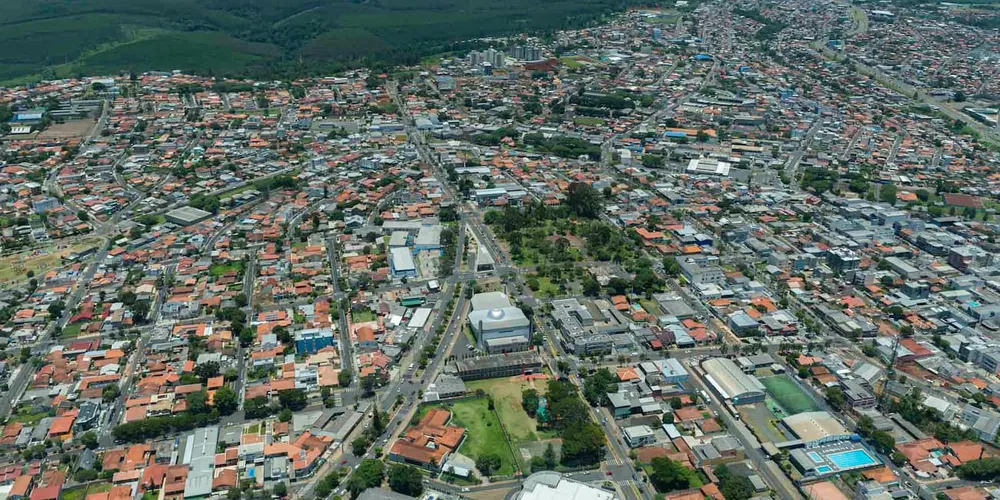 O pagamento é processado de forma automática e o contribuinte recebe o comprovante de autorização e quitação do tributo