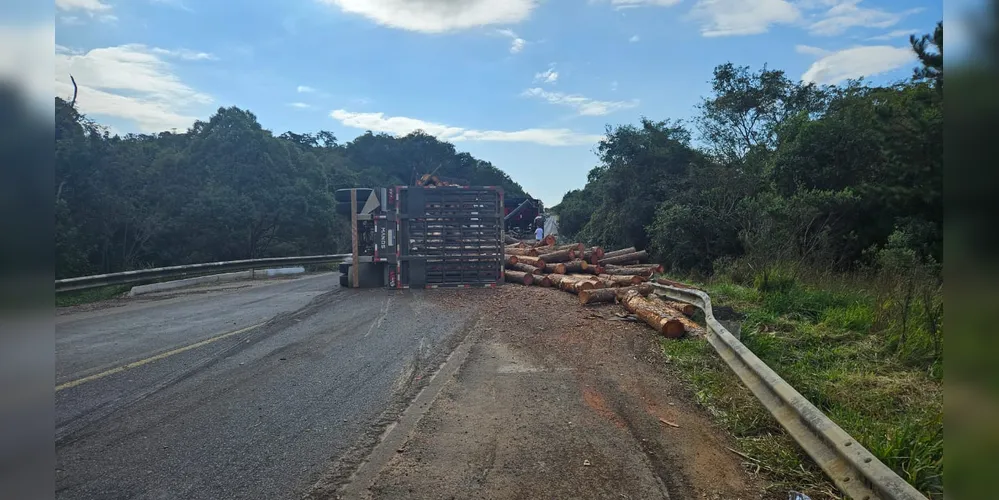 Tombamento aconteceu nessa segunda-feira (17)