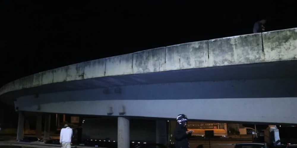 Acidente aconteceu na madrugada desta segunda-feira (20)