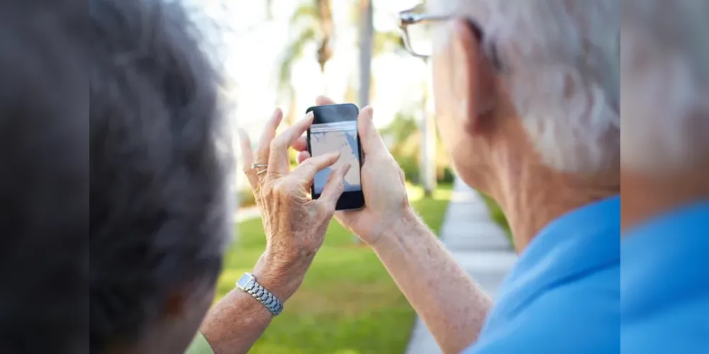 A pesquisa comparou o desempenho dos voluntários na orientação dentro de um labirinto virtual