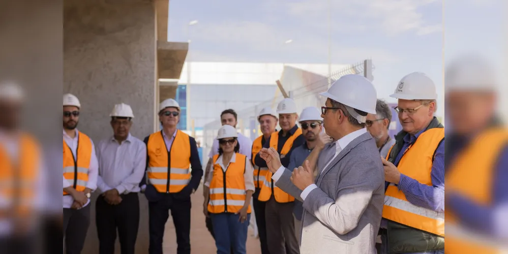 Nesta terça-feira (18), os alunos deram início às visitas às obras