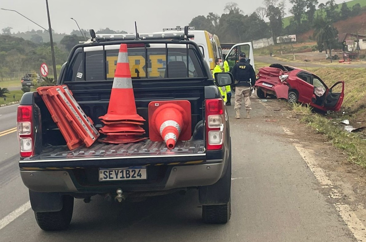 Choque entre veículos aconteceu no KM 242 da rodovia