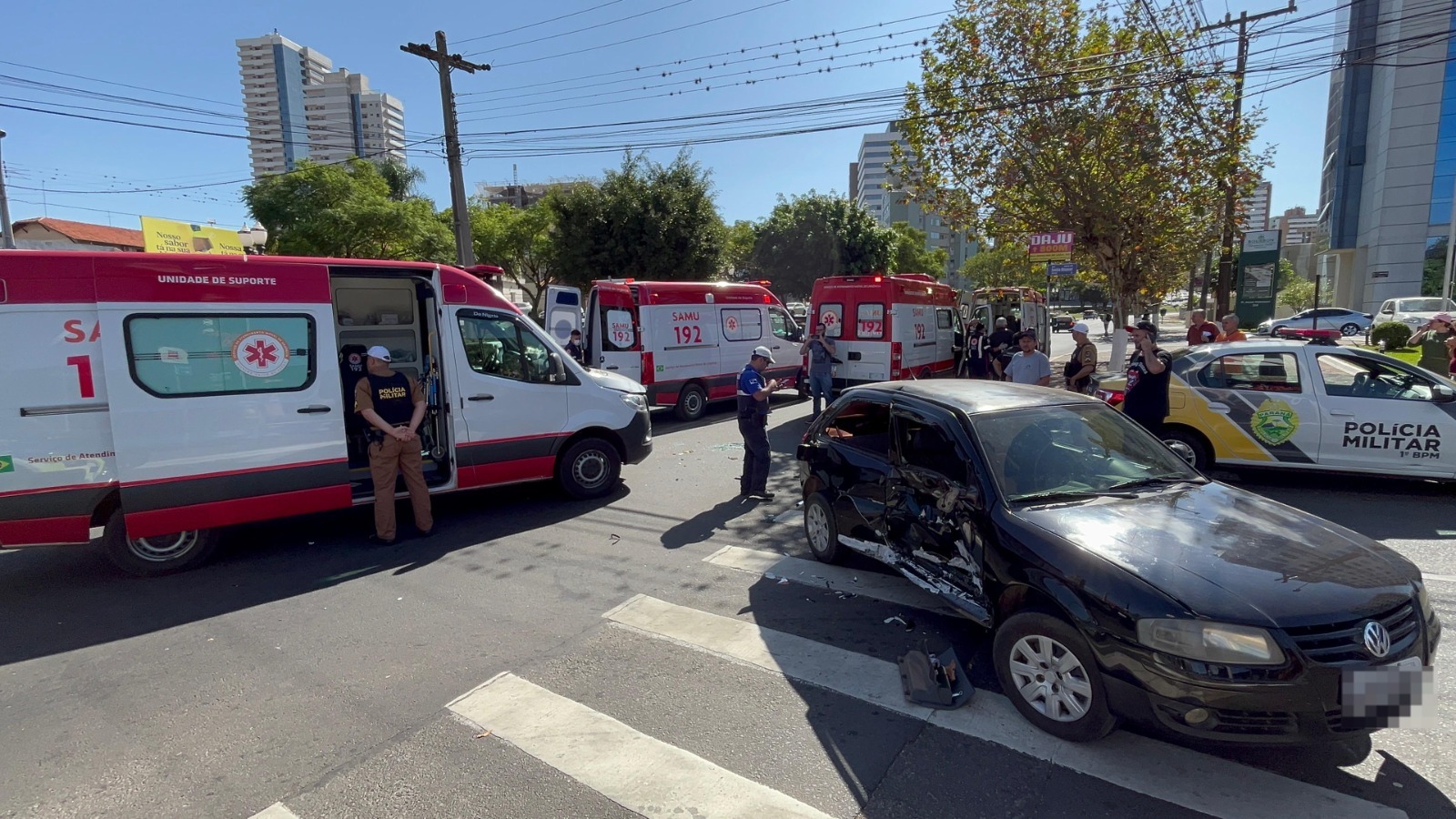 Colisão aconteceu no fim da manhã desta quarta-feira (19)