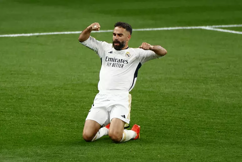 Carvajal comemora o gol pelo Real Madrid