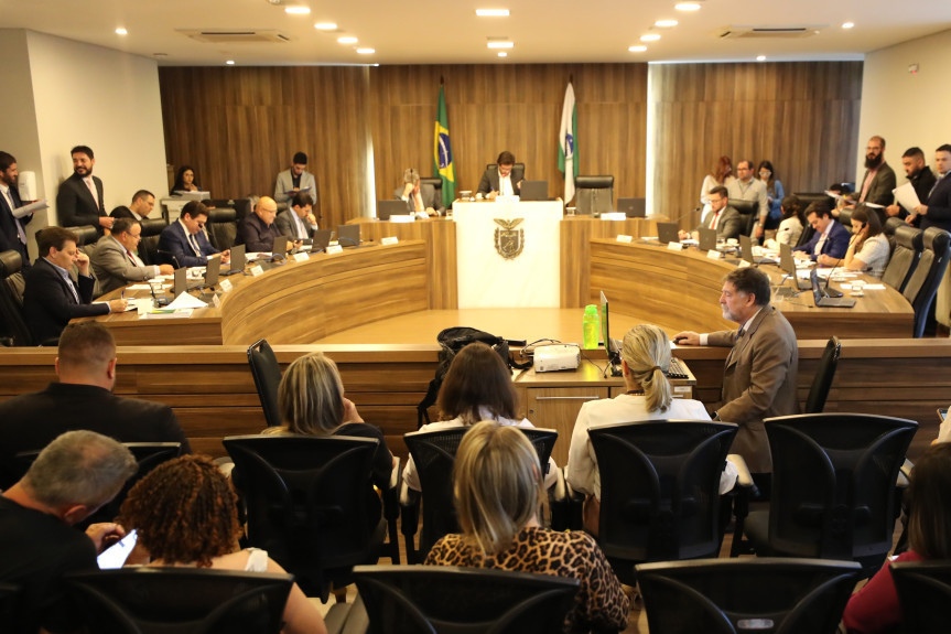 Reunião ocorreu no início da tarde desta terça-feira (11), no Auditório Legislativo