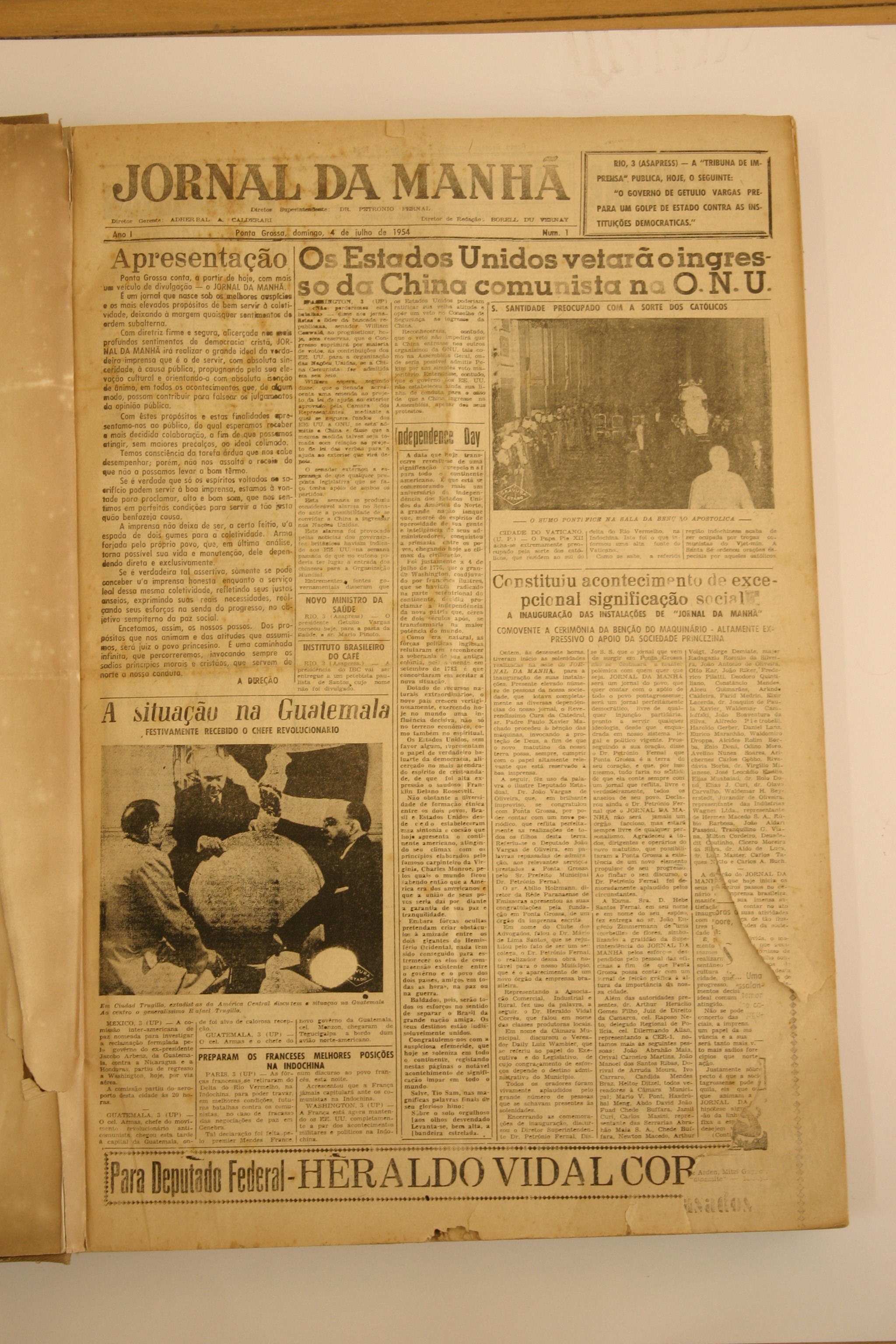 Primeira capa do Jornal da Manhã, que foi fundado em 4 de julho de 1954, iniciando uma nova história no jornalismo