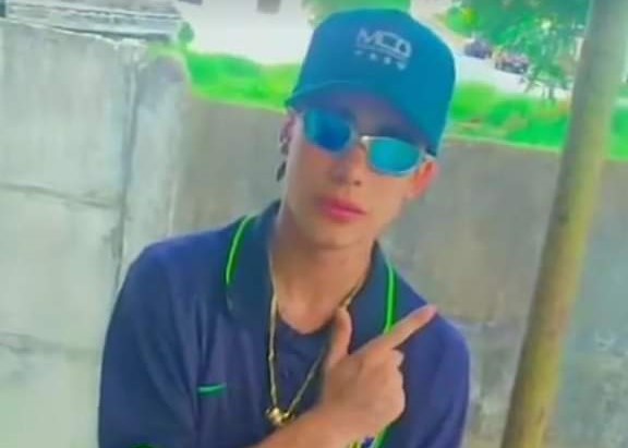 Verli Vitor Teixeira da Silva, de 18 anos, foi morto no fim da noite dessa segunda-feira (17)