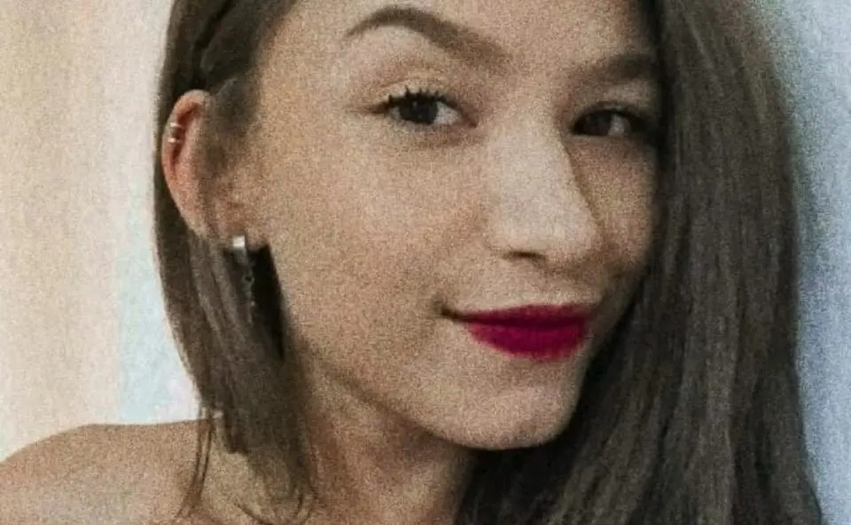 Ísis Victoria Mizerski tem 17 anos e está desaparecida
