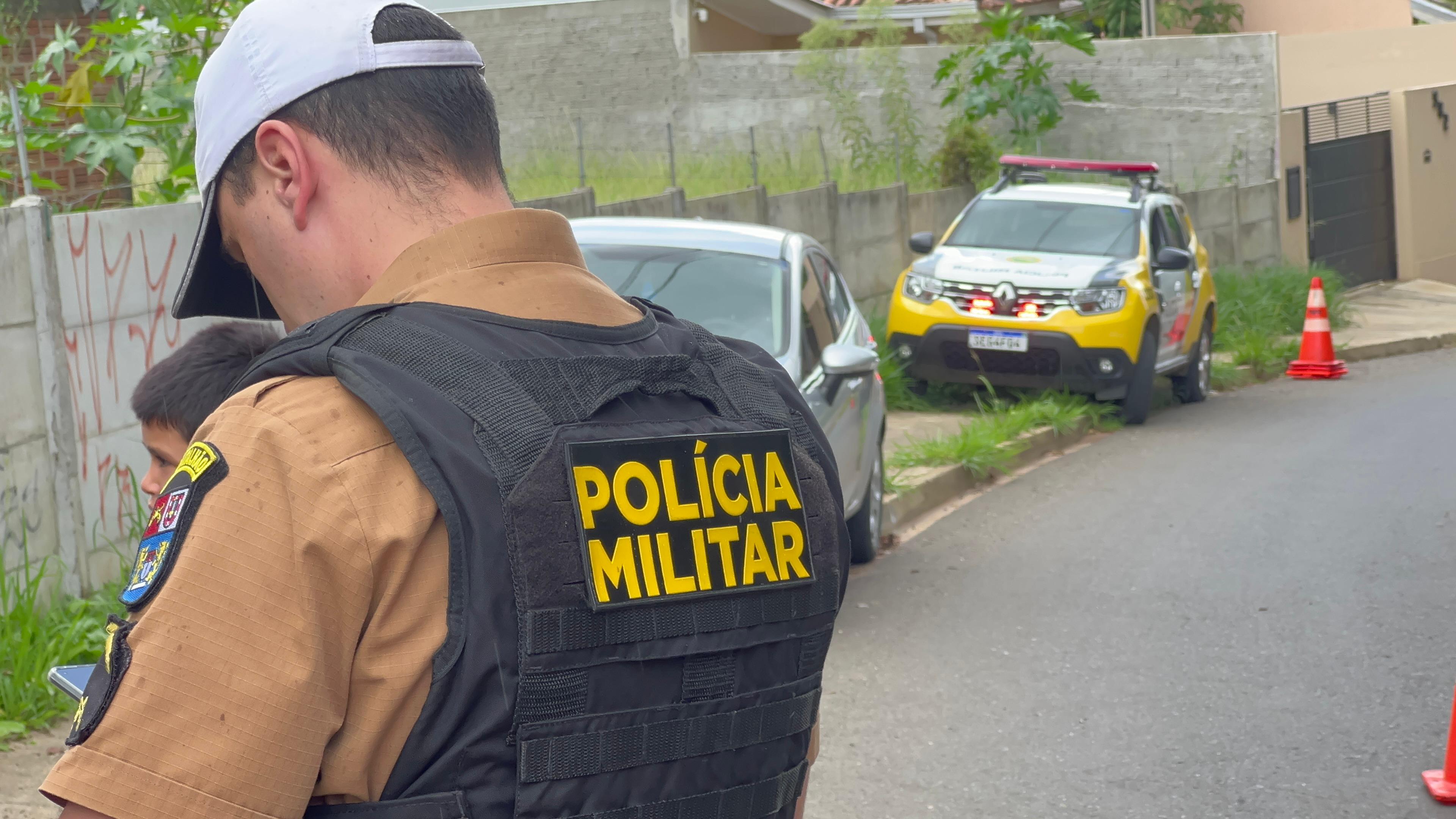 Vítimas foram roubadas na rua Comendador Miró