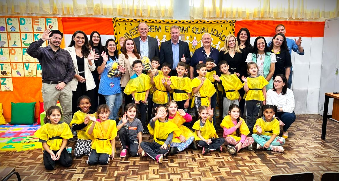 Presidentes visitaram uma creche e uma escola municipal de Carambeí