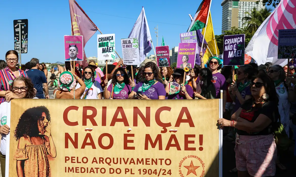 Em protesto, houve críticas ao presidente da Câmara dos Deputados, Arthur Lira (PP-AL)