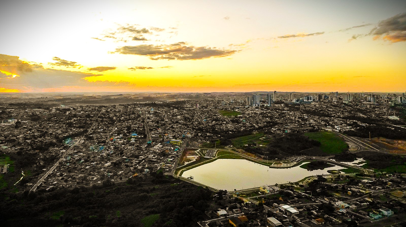 Vista aérea do Lago de Olarias, em Ponta Grossa