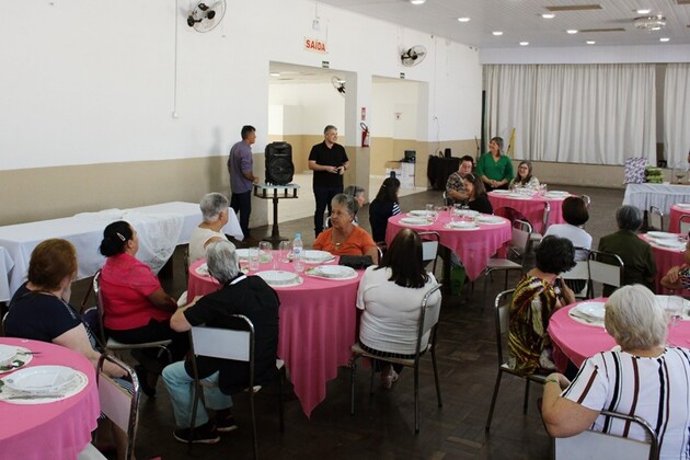 O grupo reúne pessoas com 60 anos ou mais, e visa promover a socialização e a convivência comunitária