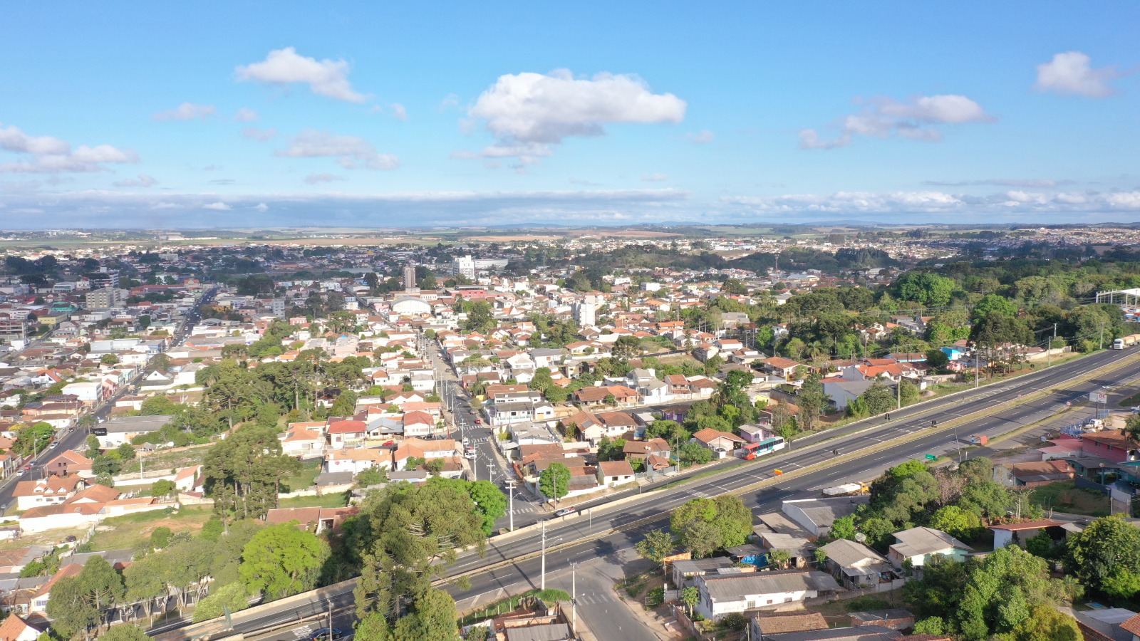 A Conferência tem o tema "Construindo a Política de Desenvolvimento Urbano: caminhos para cidades inclusivas, democráticas, sustentáveis e com justiça social”