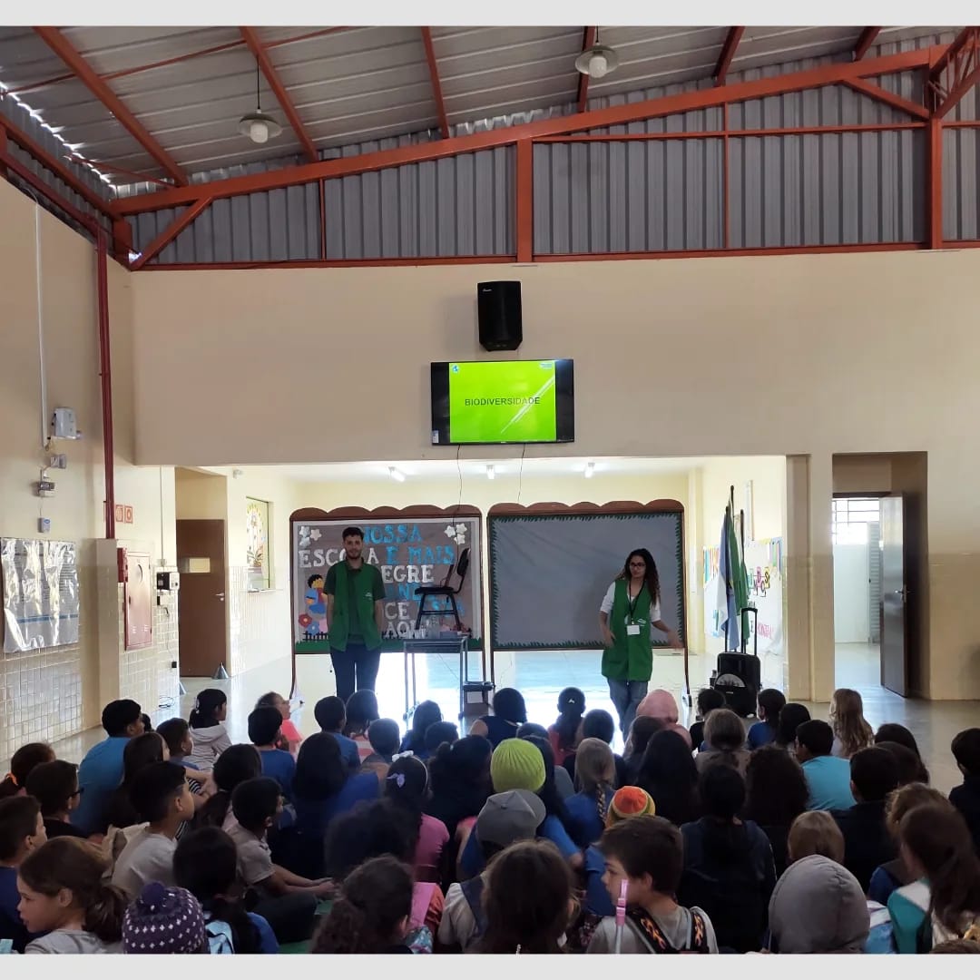 Uma das principais atividades realizadas pela turma foi a participação em uma palestra oferecida por uma equipe da secretaria do Meio Ambiente de Ponta Grossa