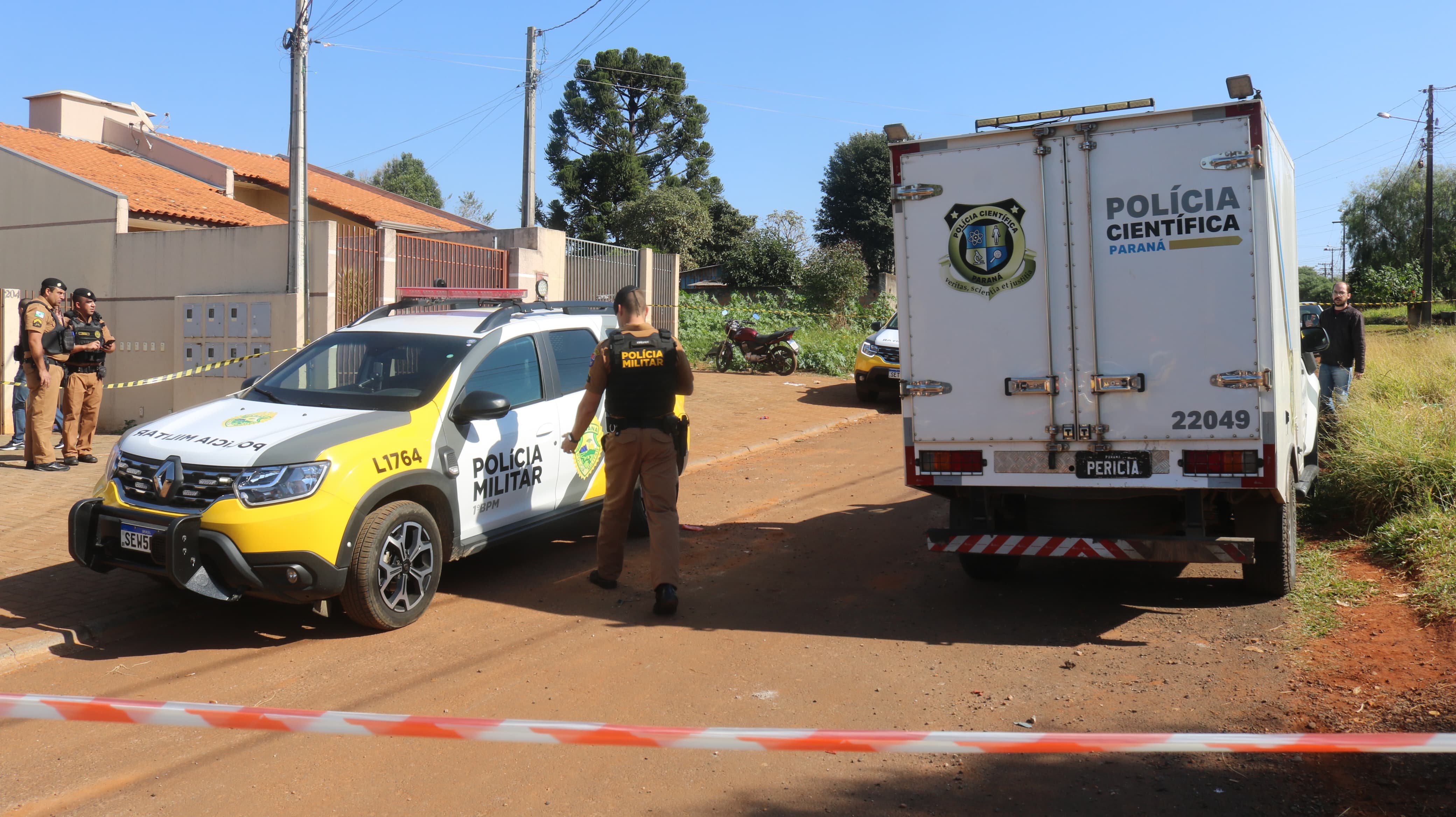 Homem foi morto na própria casa, com golpes de faca