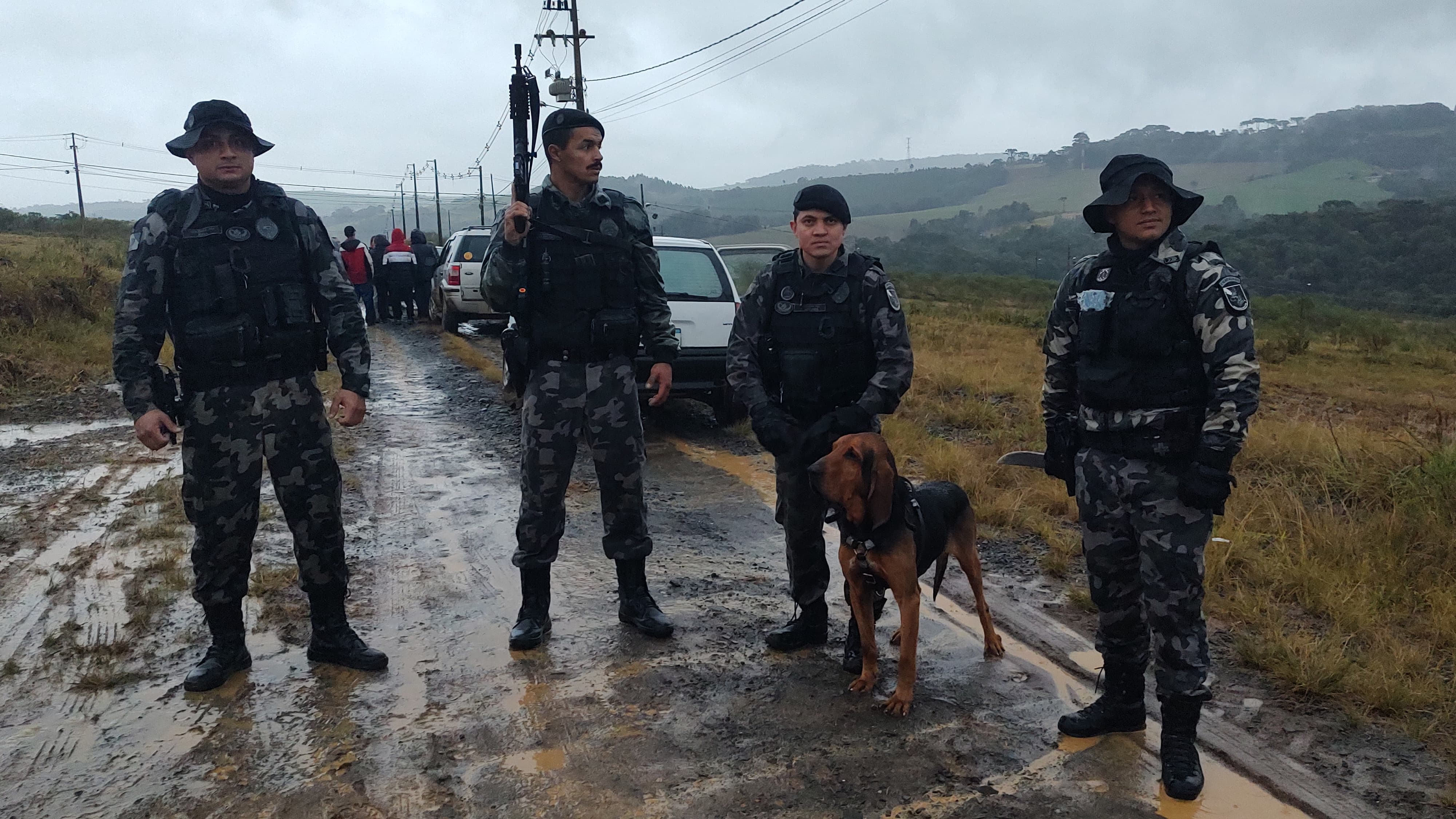 O objetivo da ação é encontrar um homem, cuja identidade não foi revelada