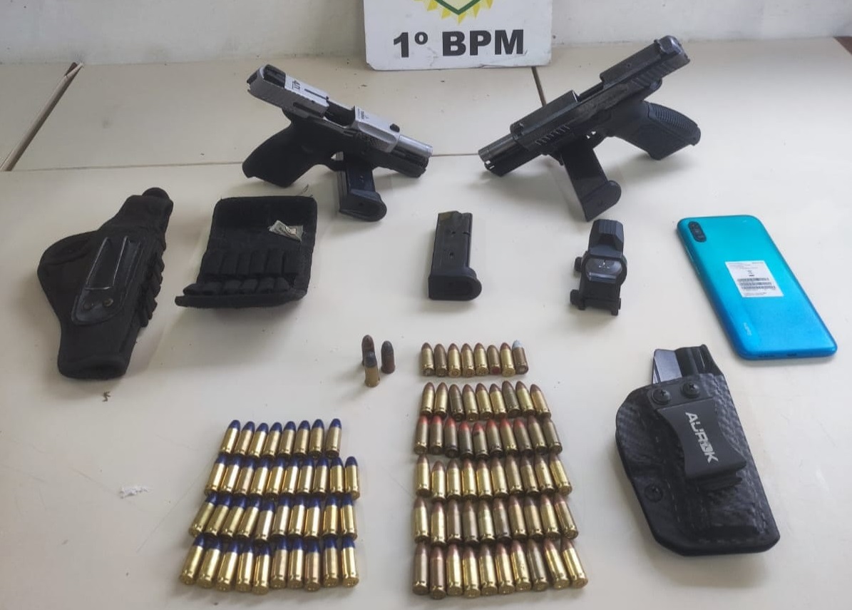 Armas foram apreendidas na residência, no bairro Chapada