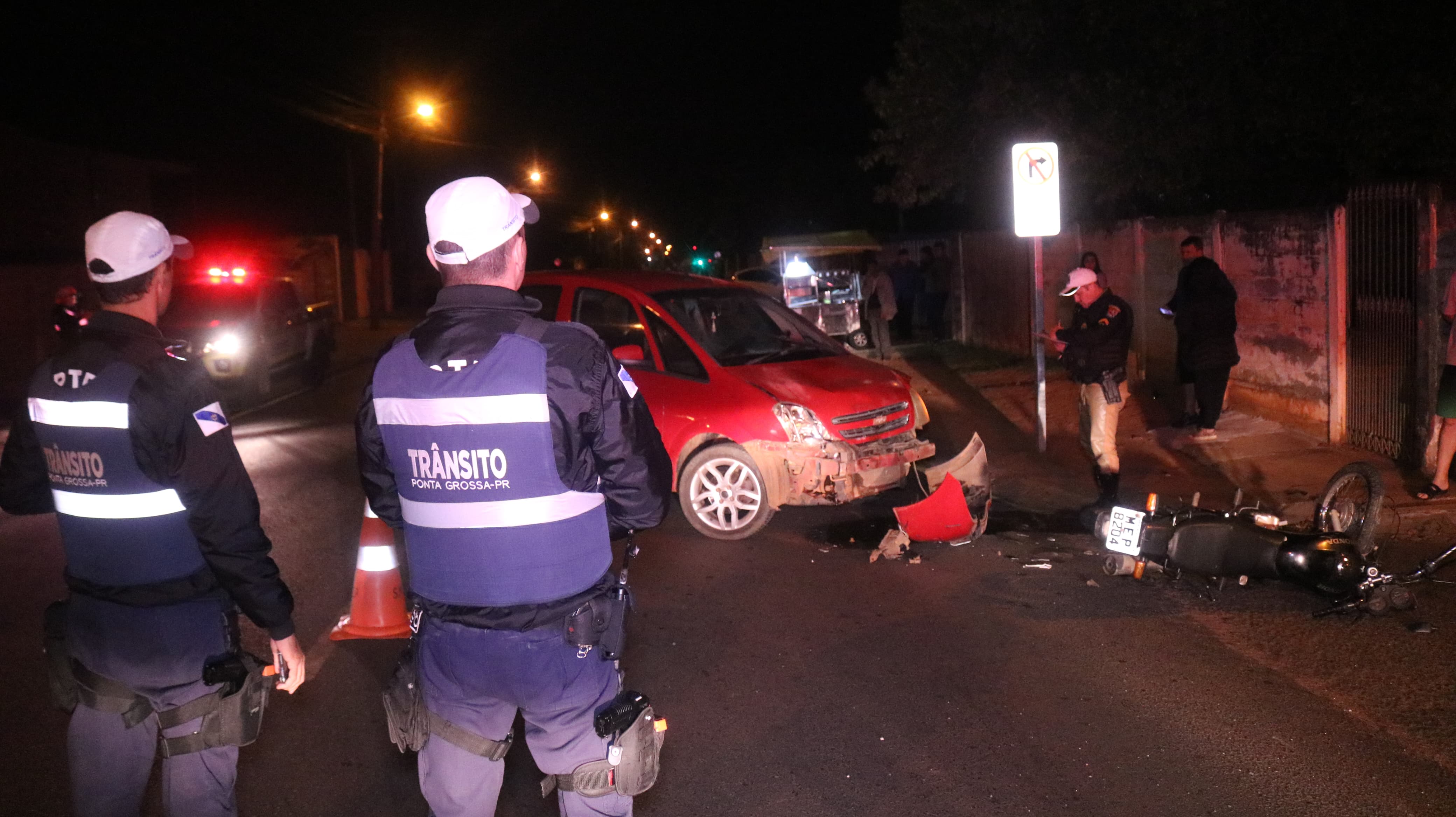 Acidente aconteceu na madrugada desta quinta-feira (06)