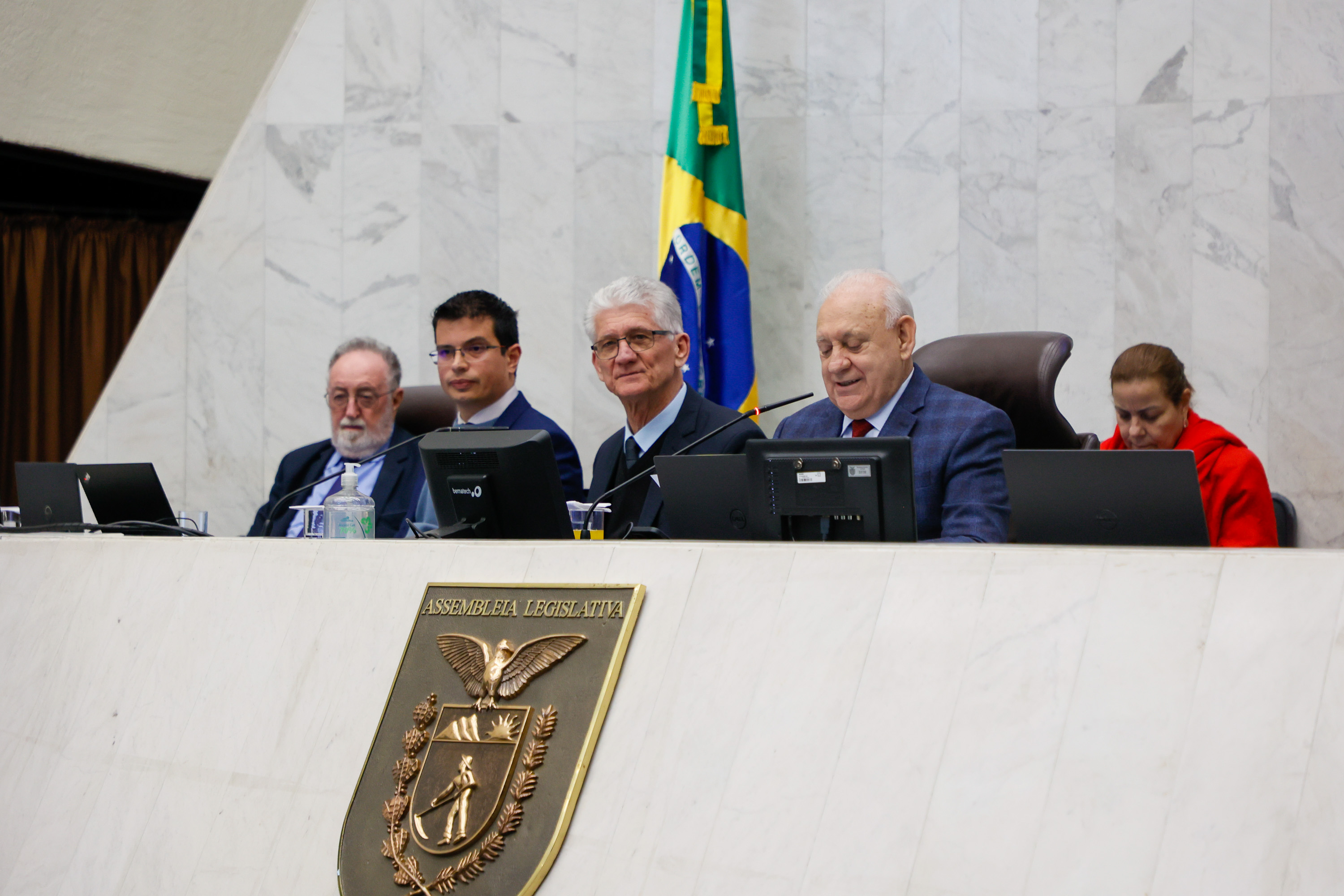 Os dados foram apresentados pelo secretário da Fazenda do Paraná, Norberto Ortigara, durante a audiência pública de prestação de contas sobre o Relatório de Gestão Fiscal