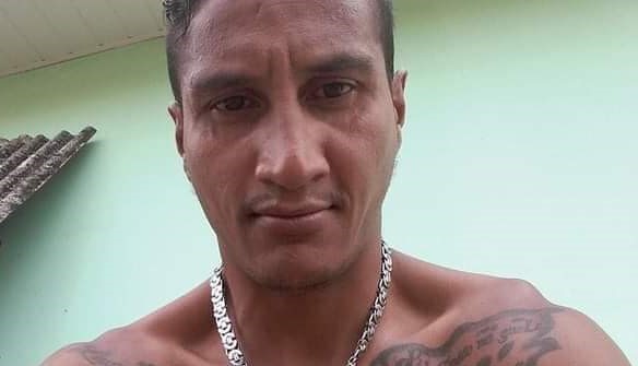 Foi identificado como Claudinei de Souza, de 43 anos, o homem morto a golpe de faca, na manhã desta quinta-feira (23)