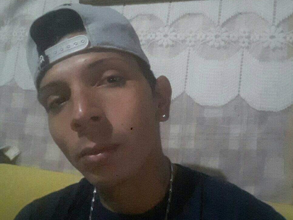 Foi identificado como Geovane Gabriel Hass Pereira, 27 anos, o jovem que morreu, na noite dessa segunda-feira (15), após suposto confronto com a Polícia Militar