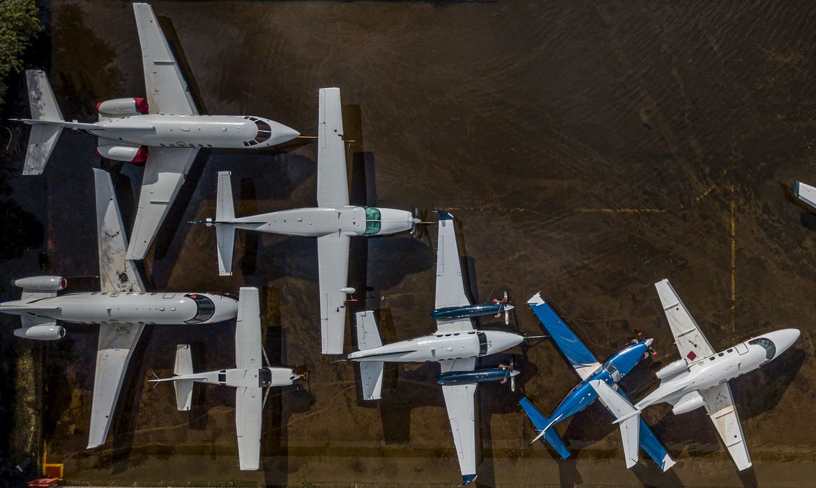 Aviões foram afetados pela enchente