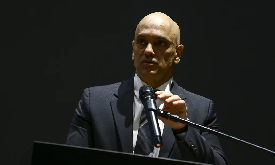 A sessão virtual convocada por Moraes começa a partir da meia-noite desta segunda-feira (2)