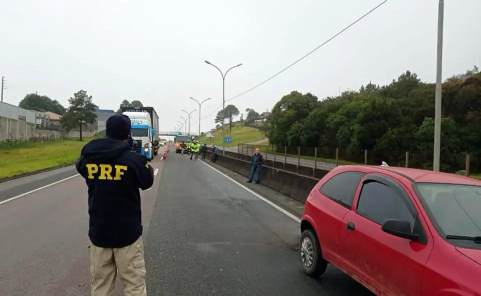 O motorista do Celta realizou o teste do bafômetro