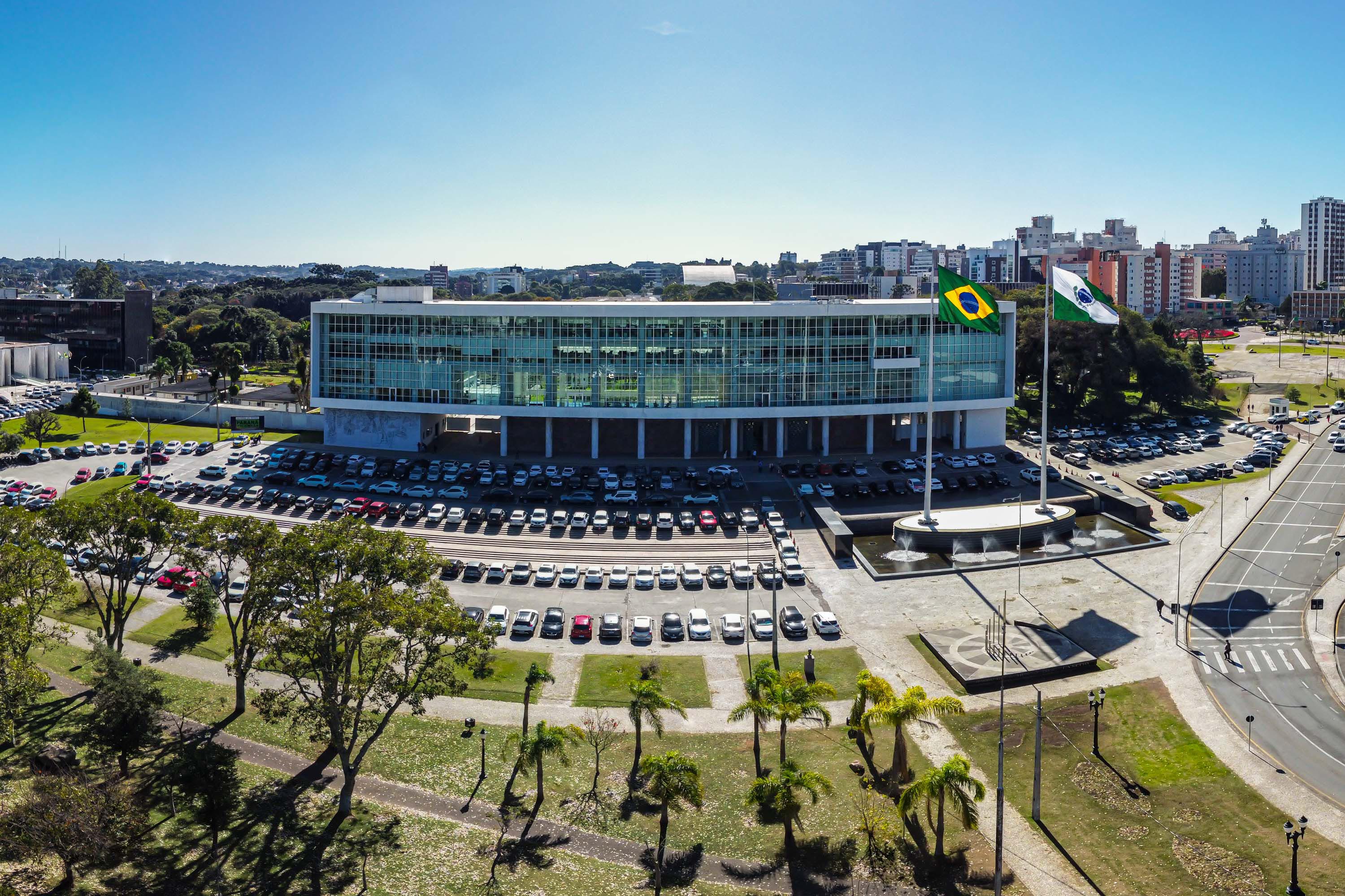 Governo do Paraná divulga resultado do concurso para Quadro Próprio