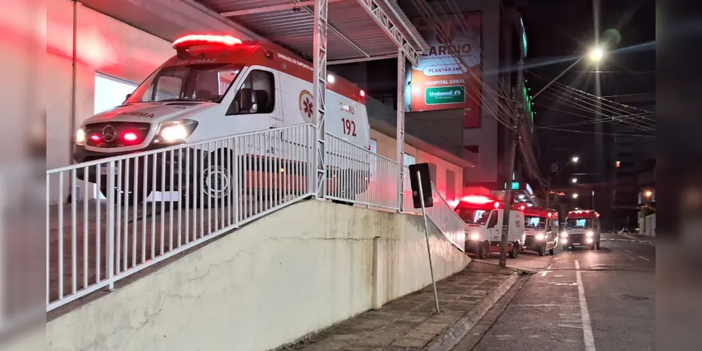 Ambulâncias ficaram paradas por algum tempo no local