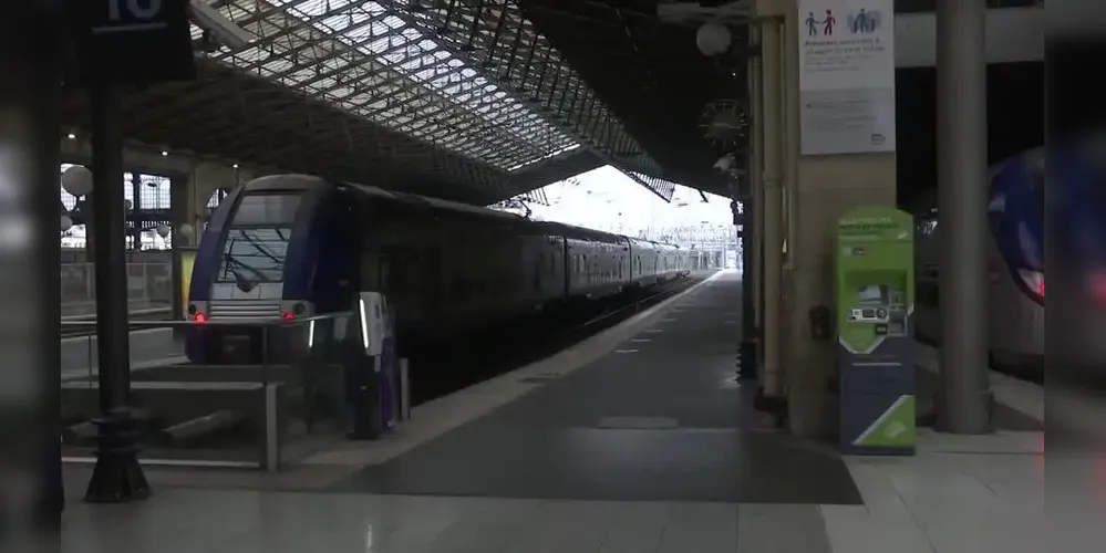 O Rémi Train Centre Val de Loire disse que as viagens em suas linhas ferroviárias seriam interrompidas pelo menos até segunda-feira (29)