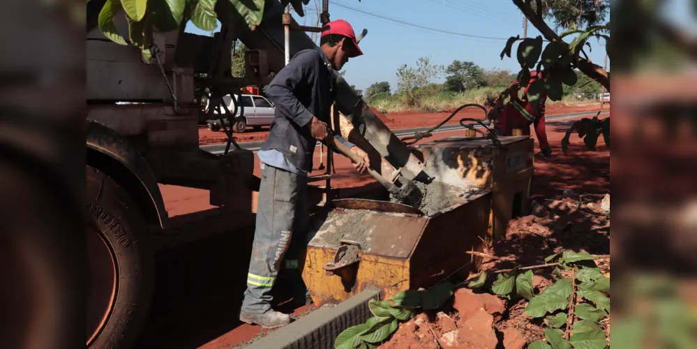 Entre as vagas, há oportunidade para servente de obras