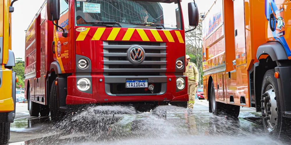 O governador Carlos Massa Ratinho Junior entrega  nesta terca-feira (17)  10 Caminhões de Combate a Incêndios sendo  4 Corpo de Bombeiros e 6 Defesa Civil