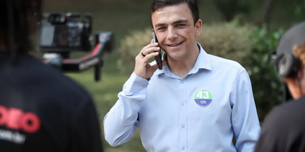 Aliel Machado (PV) durante gravação de programa eleitoral