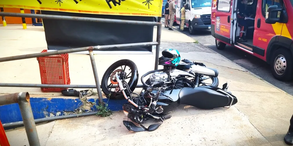 Motociclista, de 25 anos, foi encaminhado ao Hospital Regional