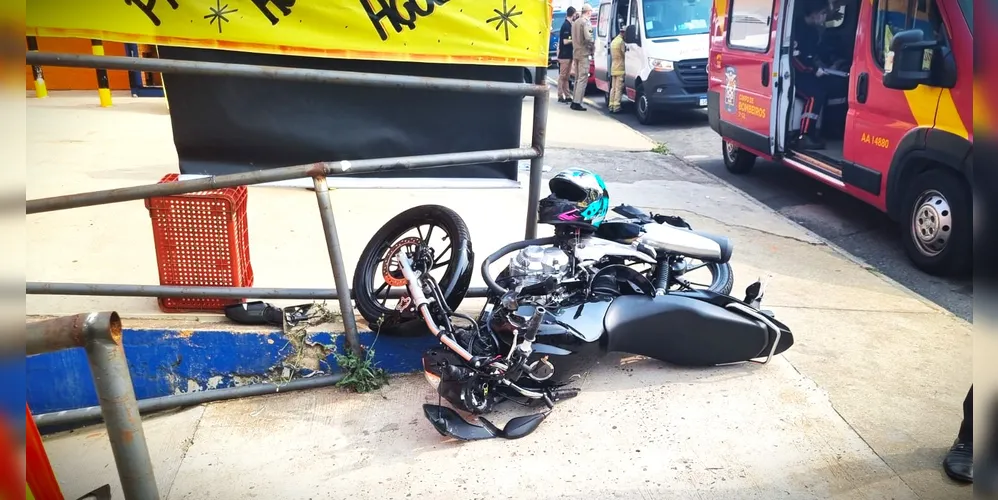 Motociclista, de 25 anos, foi encaminhado ao Hospital Regional