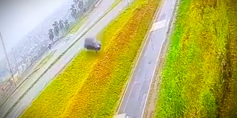 Câmera de segurança flagrou o grave acidente na BR-373