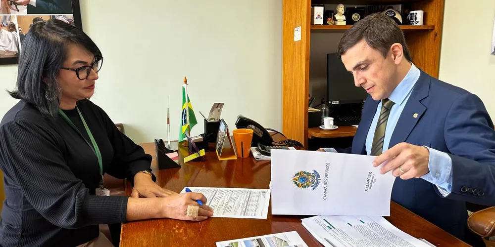 Aliel Machado recebeu lideranças em seu gabinete, em Brasília. ele também se reuniu com representantes do Ministério da Saúde