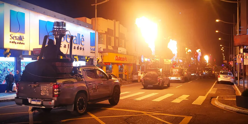 Veículos passaram pela avenida Vicente Machado